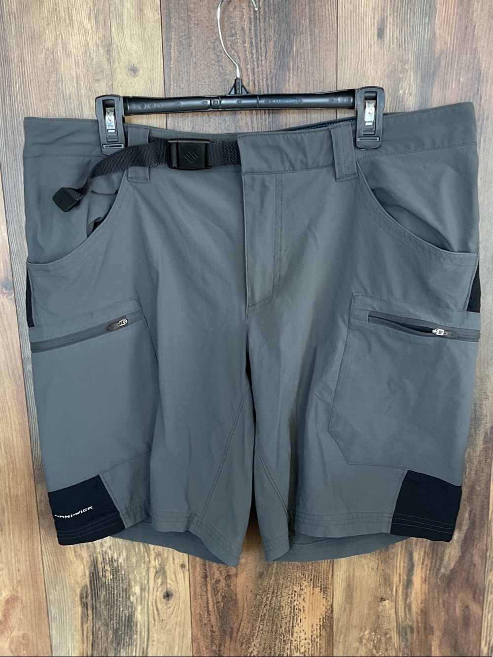 Columbia Men's Gray Cargo Belted Hiking Shorts L 286B